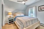 The Dory bedroom with queen bed